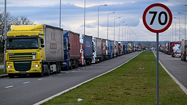 Fronta kamion na silnici v Przemyslu na jihovýchod Polska (8. listopadu 2023)