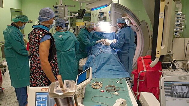 V Kardiocentru Nemocnice Na Homolce jako prvn v esk republice implantovali nejnovj typ defibriltoru. (3. listtopadu 2023)
