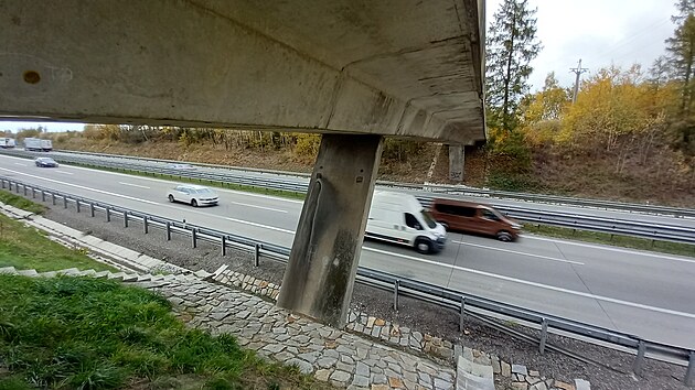 Most pes dlnici u ehoova na Jihlavsku je v havarijnm stavu a me bt nebezpen. Podle rozhodnut ministerstva dopravy mus bt do t msc zbourn.