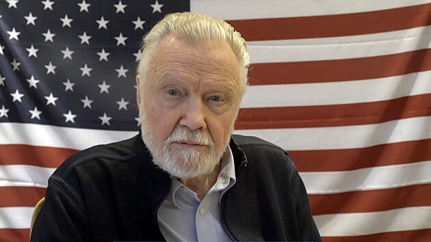 Jon Voight, otec Angeliny Jolie (6. listopadu 2023)