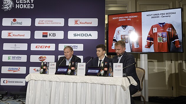 Tiskov konference k nominaci hokejov reprezentace na turnaj Karjala a k pedstaven novch dres..