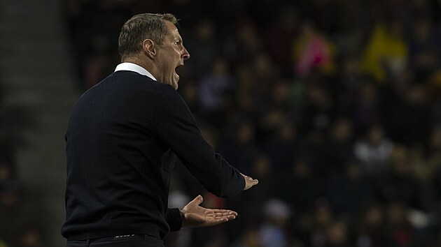 Spar�ansk� kou� Brian Priske hecuje sv� sv��ence v utk�n� proti Bohemians.