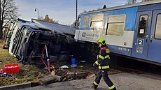 Nehoda na elezniním pejezdu v Pelhimov zastavila dopravu na trati...