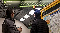 Nové znaené v revitalizované stanici metra Jiího z Podbrad. (2. listopadu...