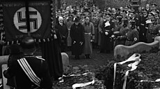 Poh�eb Ernsta vom Ratha, n�meckého diplomata (jeho vra�da byla pou�ita jako...