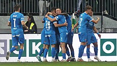 Ostrav�tí fotbalisté se radují z gólu proti Karviné.
