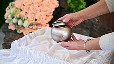 Ve Slu�ovicích za�alo fungovat nové krematorium zví�at. Zákazník si m��e vybrat...