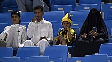 Rodina na zápase saúdské fotbalové ligy.