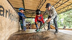 Ondej Bery Bernkraut,  instruktor a správce skateparku v hradeckých...