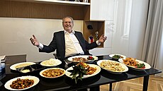 Dárkem od ínské ambasády se Zeman pochlubil na svém Facebooku. V píspvku...