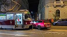 Nehoda u nám�stí I. P. Pavlova v Praze 2 (9. listopadu 2023)