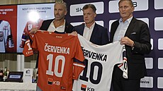 Nový dres eské hokejové reprezentace.pedstavili (zleva) generální manaer...