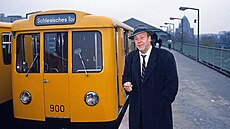Herc Günter Lamprecht na nástupiti S Bahnu v roce 1987