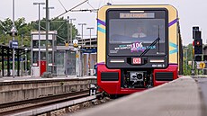 Nejmodernjí S Bahn ady 483/484 na snímku z 18 záí 2023