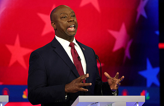 Republikán Tim Scott v p�edvolební debat� (8. listopadu 2023)