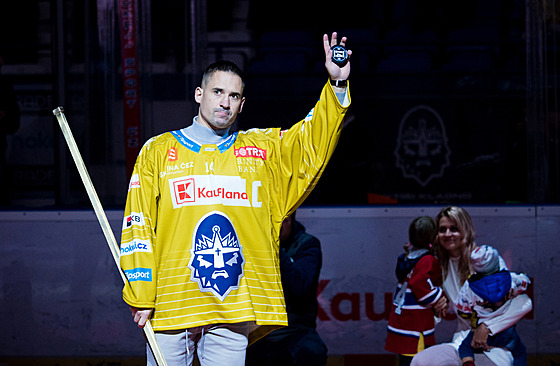 Rozlu�ka Tomá�e Plekance. Poslední zamávání fanou�k�m.