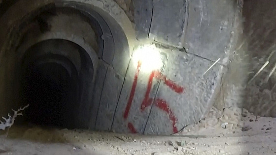 Vchod do tunelu vybudovaného palestinskou teroristickou organizací Hamás v...