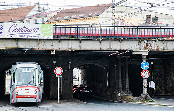 Viadukt v brn�nské K�enové ulici pot�ebuje dal�í opravu. Osobní �elezni�ní...