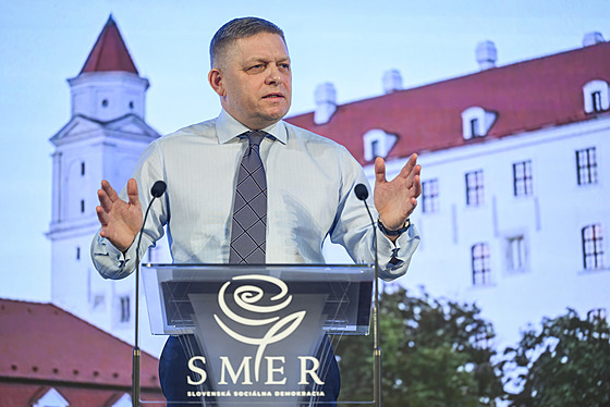 Slovenský premiér Robert Fico na slavnostním snmu své strany Smr-sociální...
