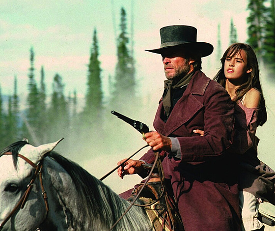 Clint Eastwood ve filmu Bledý jezdec (1985)