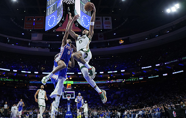 Tatum řídil v NBA bitvu Bostonu s Philadelphií, Phoenix zdolal Minnesotu