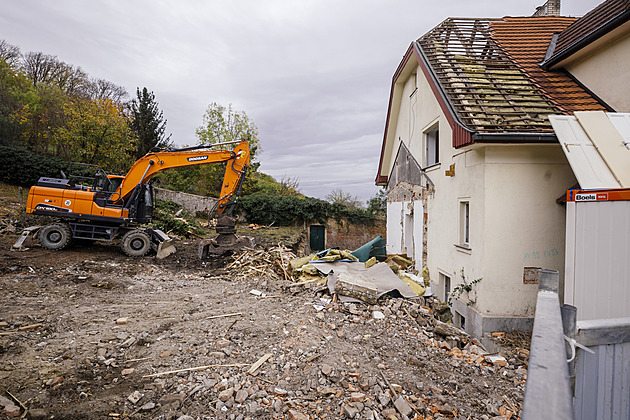 Schieszlovu vilu pouze přestavujeme, hodnotná není, ohrazuje se architekt