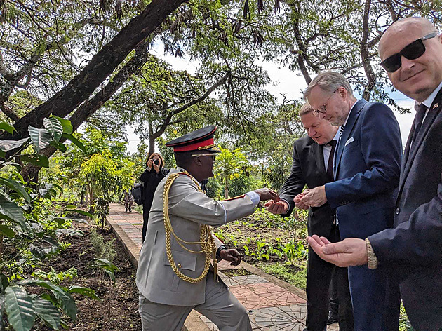 ANALÝZA: Afrika snů a českých skutečností. Je to groteskní deja vu