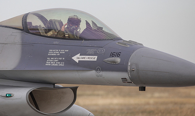 Klíčová pomoc. Nebe nad Kyjevem střeží tajná letka pilotů z USA a Nizozemska