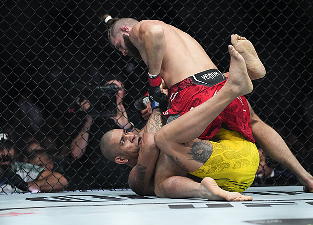 POHLED: Další dojemná story v UFC. A Procházka? Hrdá prohra není konec