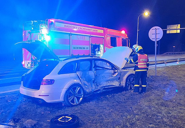 Tři mladí lidé zemřeli při nehodě u Opavy, dvě ženy jsou zraněné