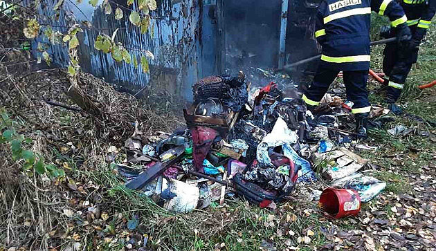 Při požáru boudy na Šumpersku zemřel senior, který v ní bydlel