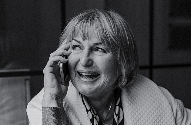 Jednou z hv�zd zv��n�ných v kalendá�i Oblastní charity T�ebí� je také here�ka...