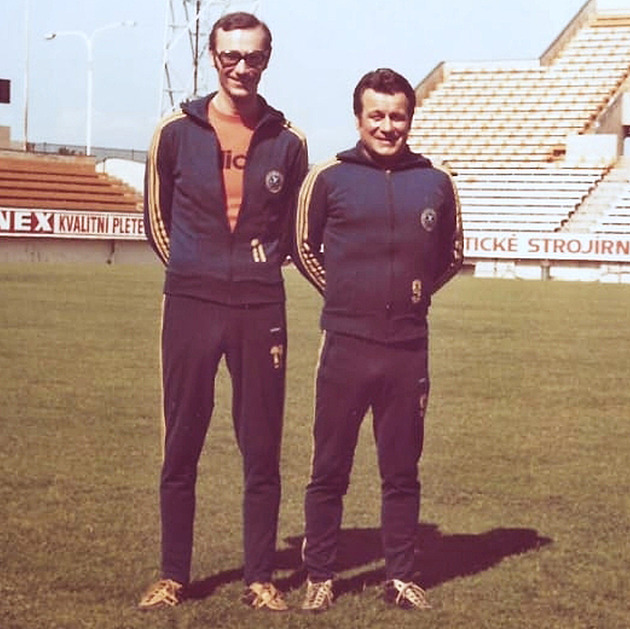 86 let a stále trenér. Mixa startuje na slivovici, říkají mu Mourinho