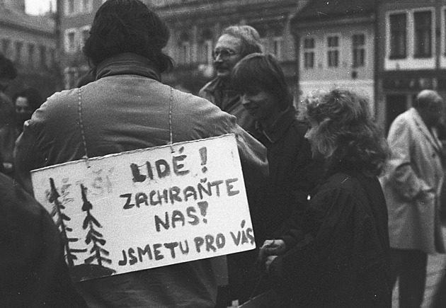 KOMENTÁŘ: Zdar, soudruhu mistře! Jak pomocí punku vnutit dětem dějepis