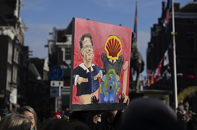 V Amsterodamu protestovali klimatičtí aktivisté, dorazila i Greta Thunbergová