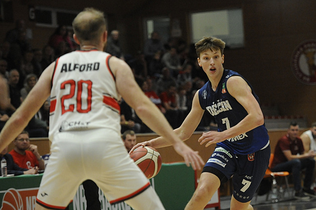 Moderní tabule, bleskově vyprodáno. Děčín není Nymburk, hlásí rival před derby