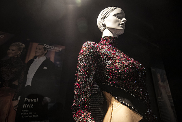 OBRAZEM: Šaty, které tančí. Tančící dům ukazuje oděvy účastníků StarDance