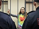 Ruská umlkyn Alexandra Skoilenková u petrohradského soudu (14. listopadu...