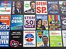 Politická scéna v Nizozemsku je skuten pestrá. Volební plakáty v Amsterdamu...
