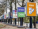 Politická scéna v Nizozemsku je skuten pestrá. Volební plakáty v Haagu (8....