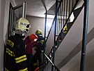 Hasi�i v noci na ned�li hasili po��r bytu v Pardubic�ch-Polabin�ch. (12....