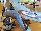 Replika stíhaky Nieuport 24 (Stampe & Vertongen Museum, Antverpy). Na stíhace...