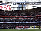 Minuta ticha k uctní památky obtí první svtové války ped zápasem Arsenalu s...