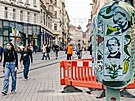 T�i nefunk�n� telefonn� budky v centru Brna ozdobily malby Klaudie �vr�kov�,...