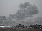 Stoupající kou po izraelském útoku na Pásmo Gazy. (12. listopadu 2023)