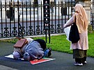 eny se modlí bhem pochodu na podporu Palestinc v Londýn. (11. listopadu...