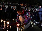 Aktivisté z LGBTQ+ komunity se seli v centru Mexiko City, aby uctili památku...