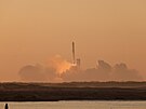 Start nové generace kosmické lodi Starship spolenosti SpaceX (18. listopadu...