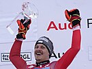 Manuel Feller z Rakouska slaví vítzství ve slalomu Svtového poháru v Gurglu.