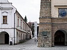 Prhled mezi starobylmi domy na novou stavebn akvizici - ocennou lvku.